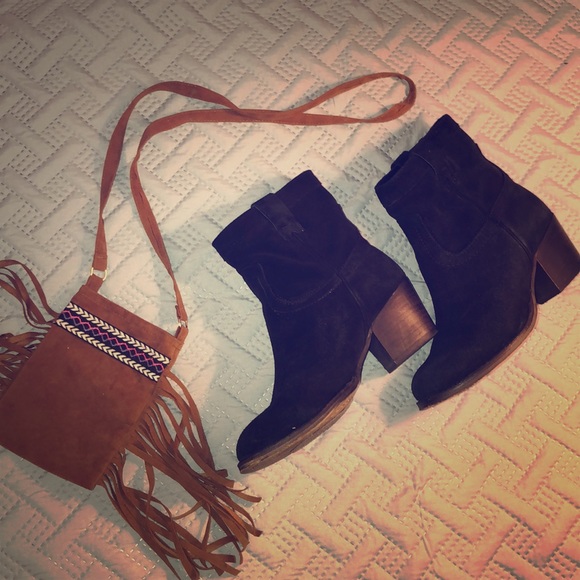 Steve Madden Shoes - Steve Madden suede boots